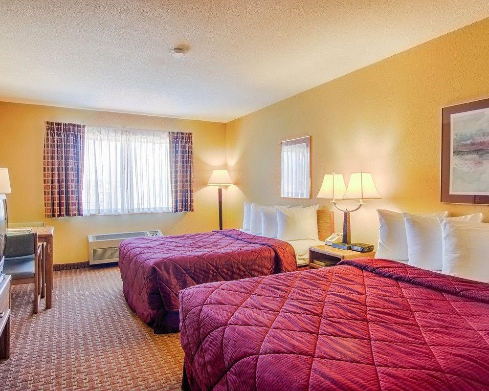 Quality Inn & Suites Wisconsin Dells Downtown - Waterparks Area Exterior photo