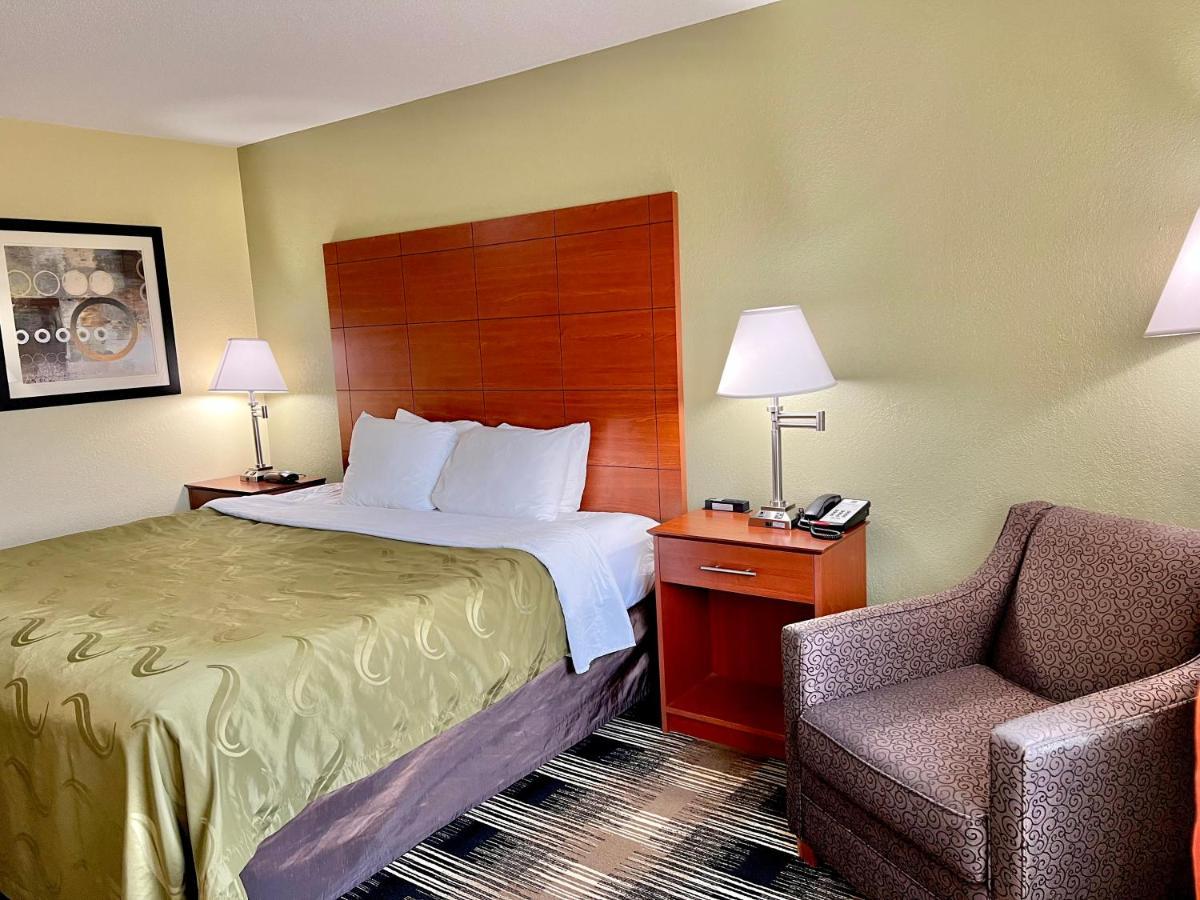Quality Inn & Suites Wisconsin Dells Downtown - Waterparks Area Exterior photo