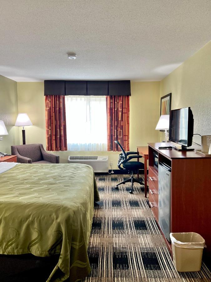 Quality Inn & Suites Wisconsin Dells Downtown - Waterparks Area Exterior photo