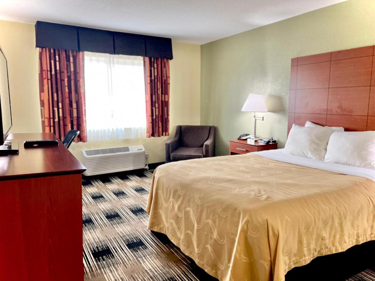 Quality Inn & Suites Wisconsin Dells Downtown - Waterparks Area Exterior photo
