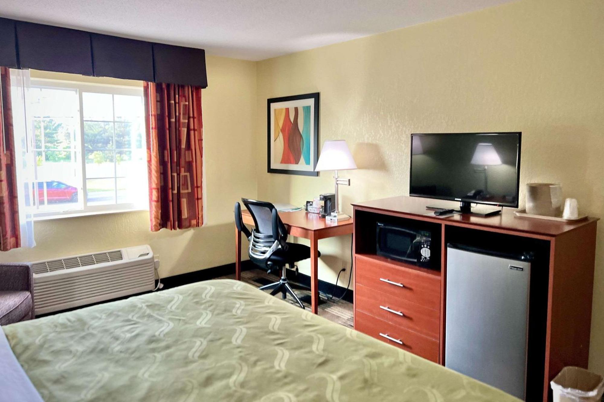 Quality Inn & Suites Wisconsin Dells Downtown - Waterparks Area Exterior photo