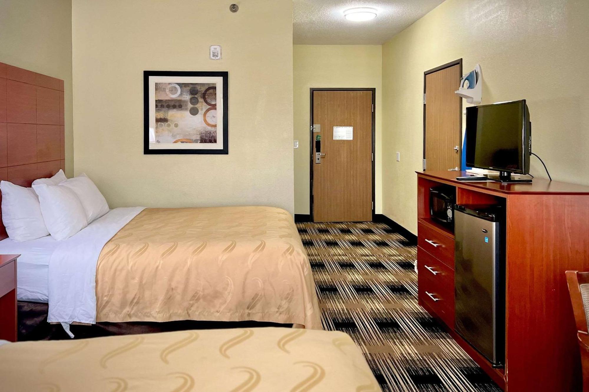Quality Inn & Suites Wisconsin Dells Downtown - Waterparks Area Exterior photo