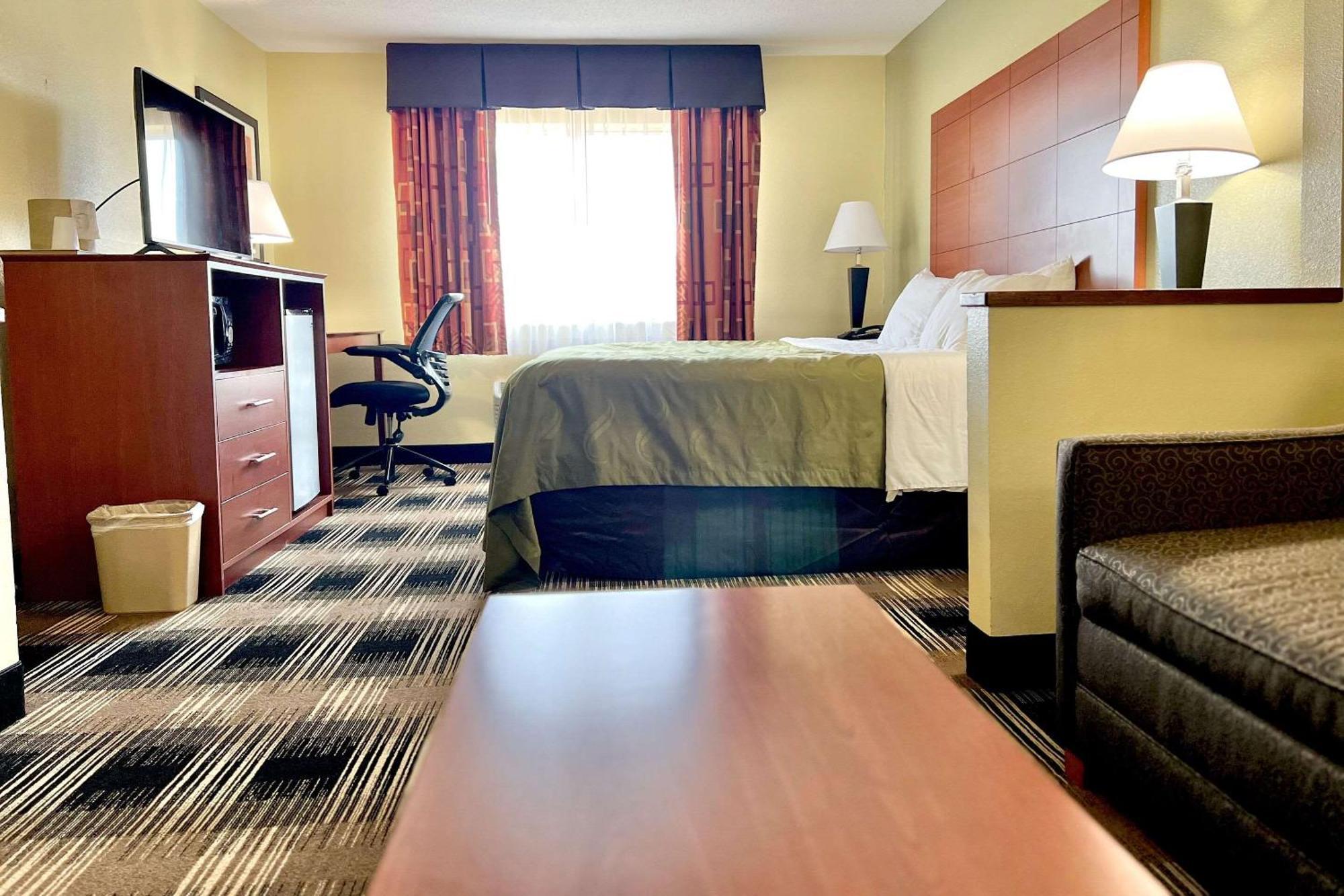 Quality Inn & Suites Wisconsin Dells Downtown - Waterparks Area Exterior photo