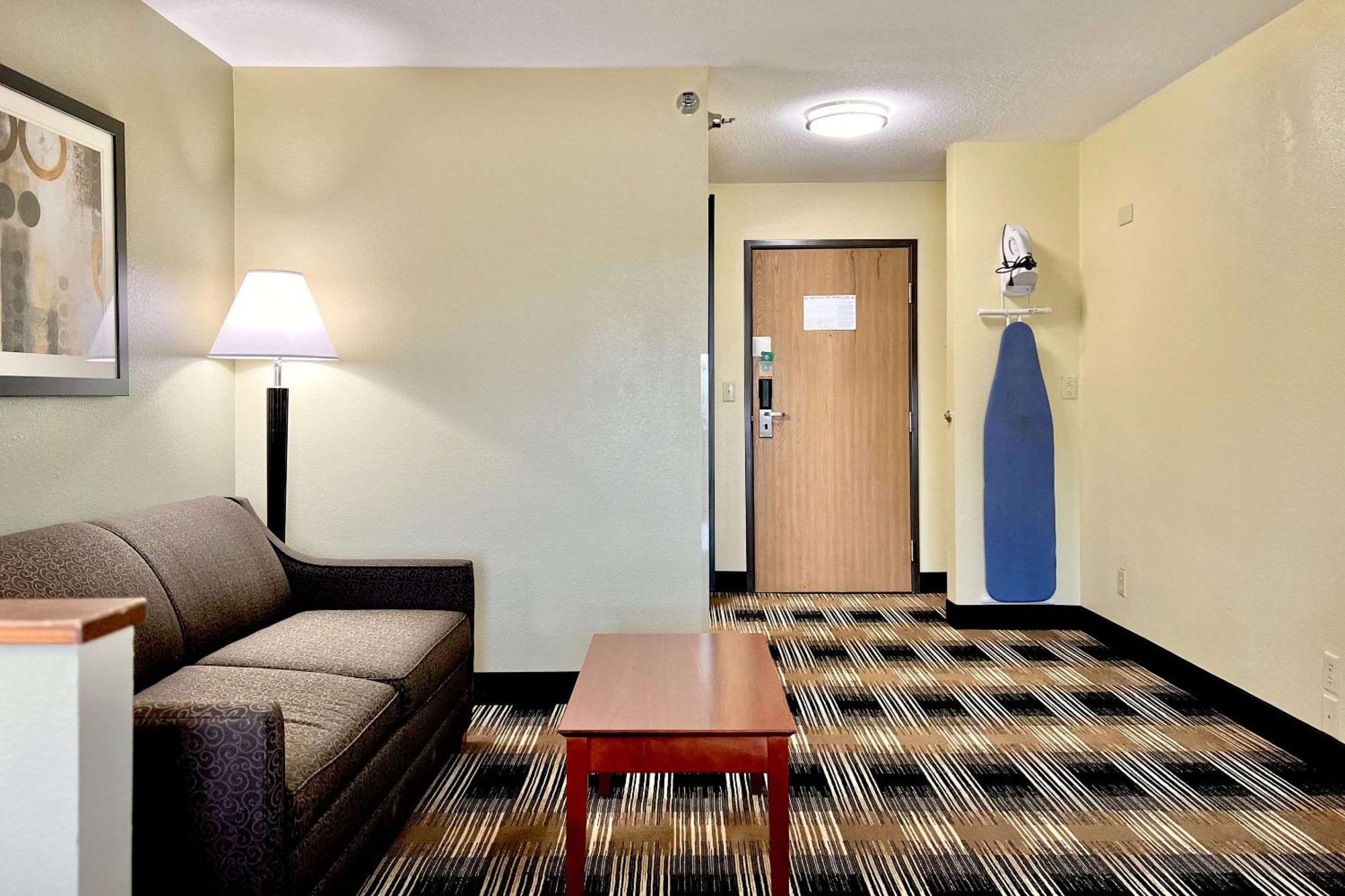 Quality Inn & Suites Wisconsin Dells Downtown - Waterparks Area Exterior photo